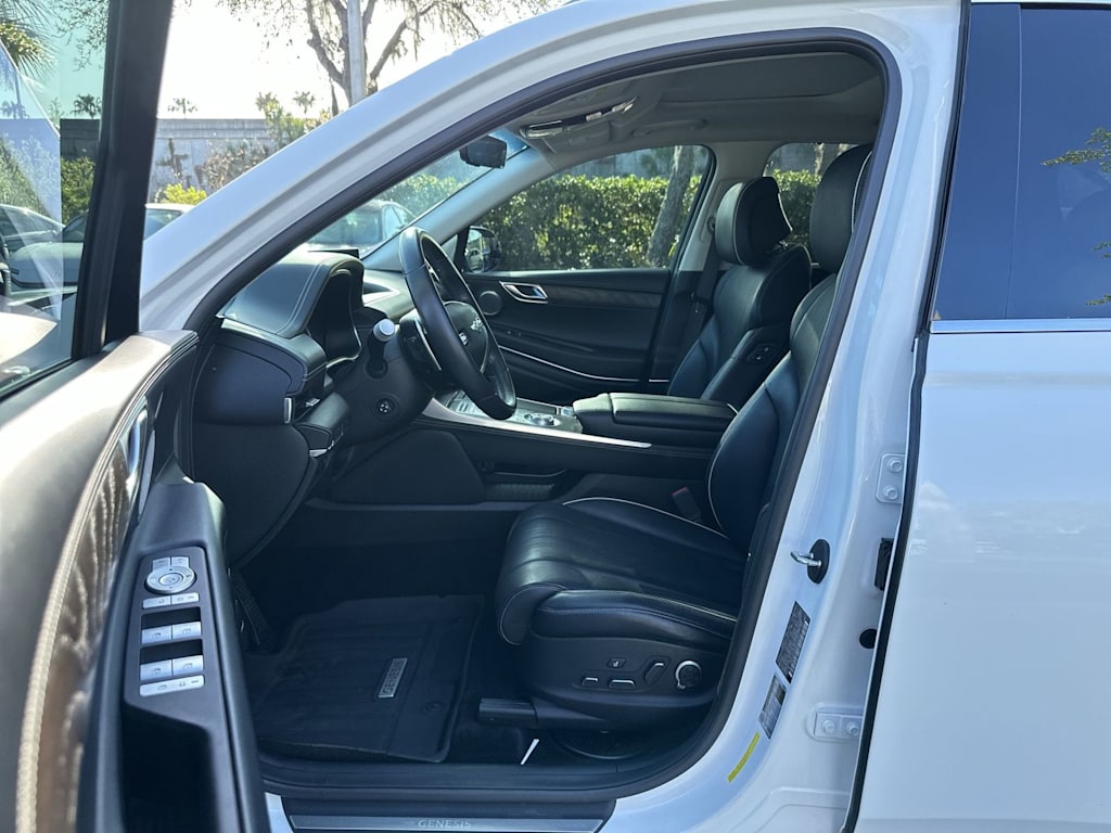 Thumbnail: 2021 Genesis GV80 - 15