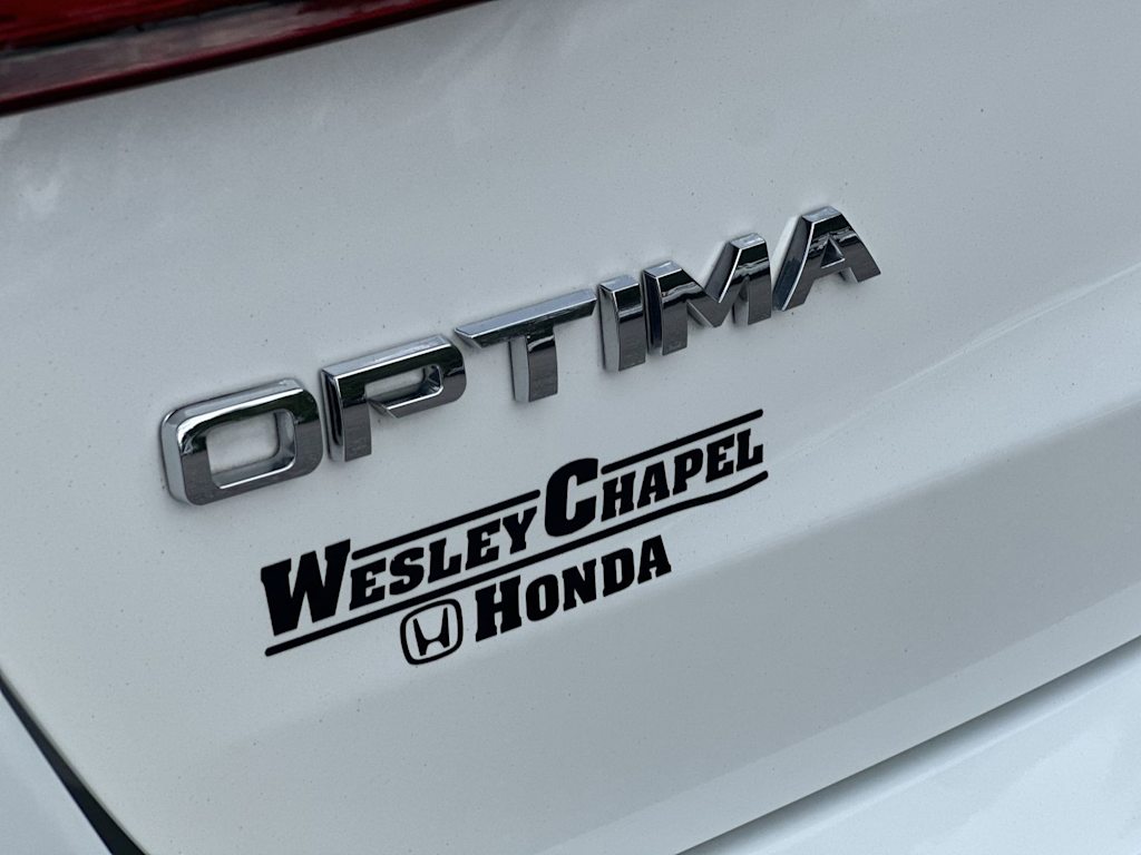 Thumbnail: 2015 Kia Optima - 18