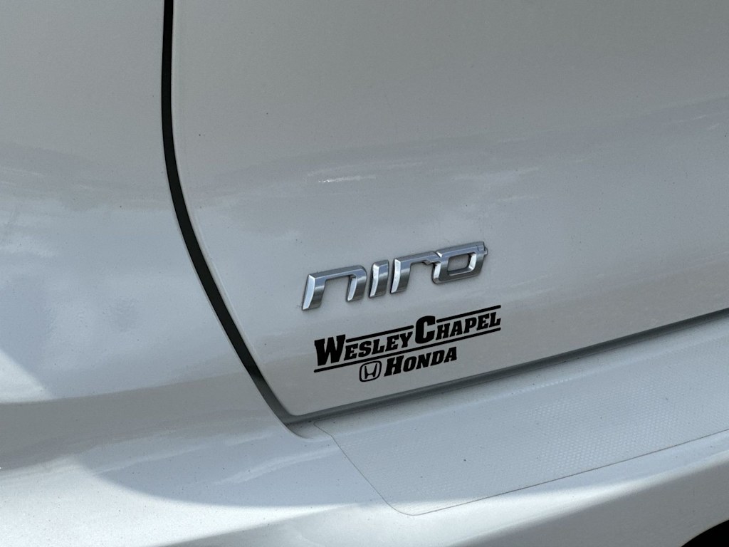 Thumbnail: 2021 Kia Niro - 21