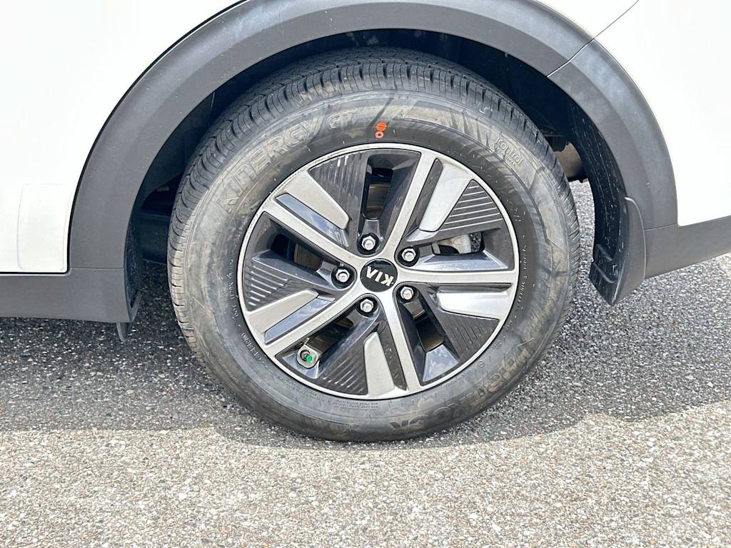 Thumbnail: 2021 Kia Niro - 7