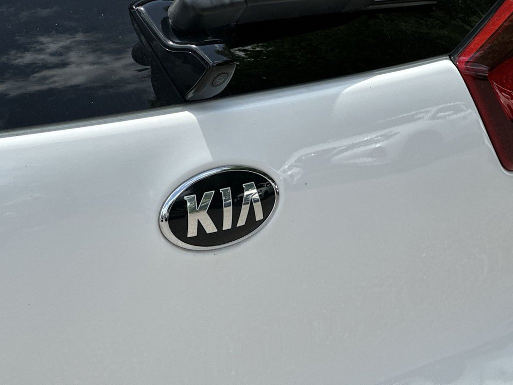Thumbnail: 2021 Kia Niro - 6