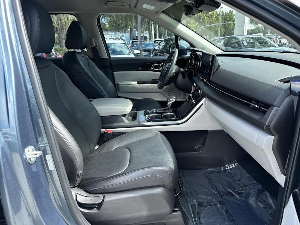 Thumbnail: 2024 Kia Carnival - 22