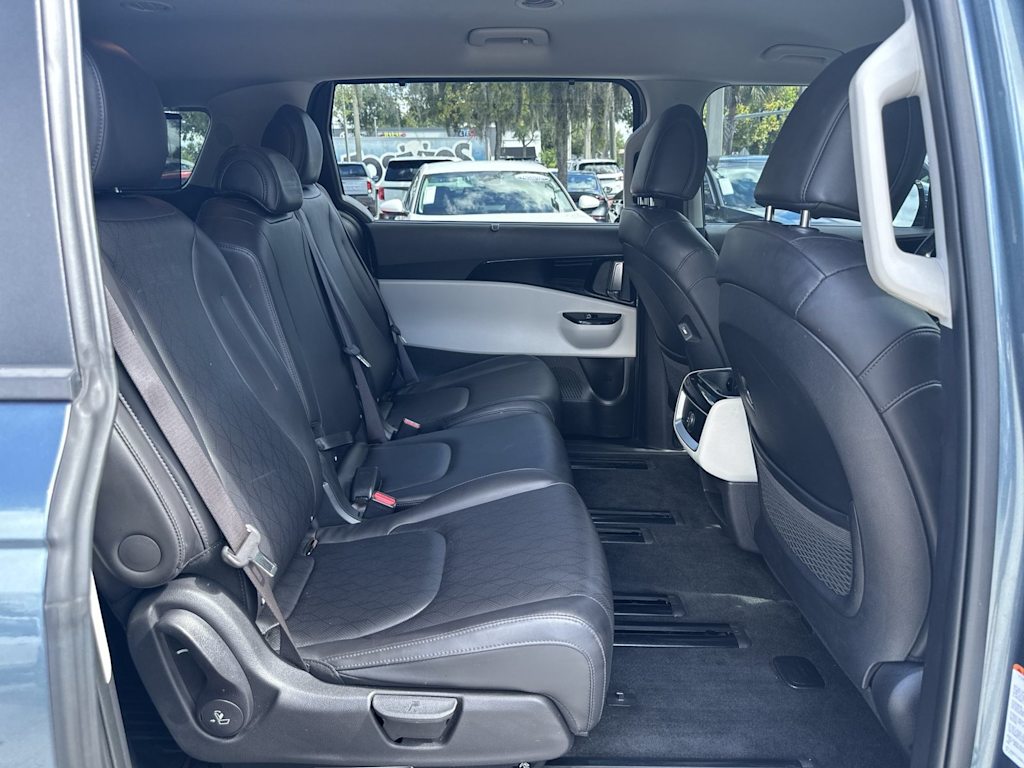 Thumbnail: 2024 Kia Carnival - 21