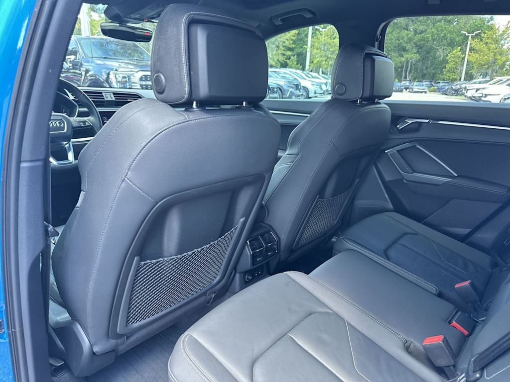 Thumbnail: 2021 Audi Q3 - 10