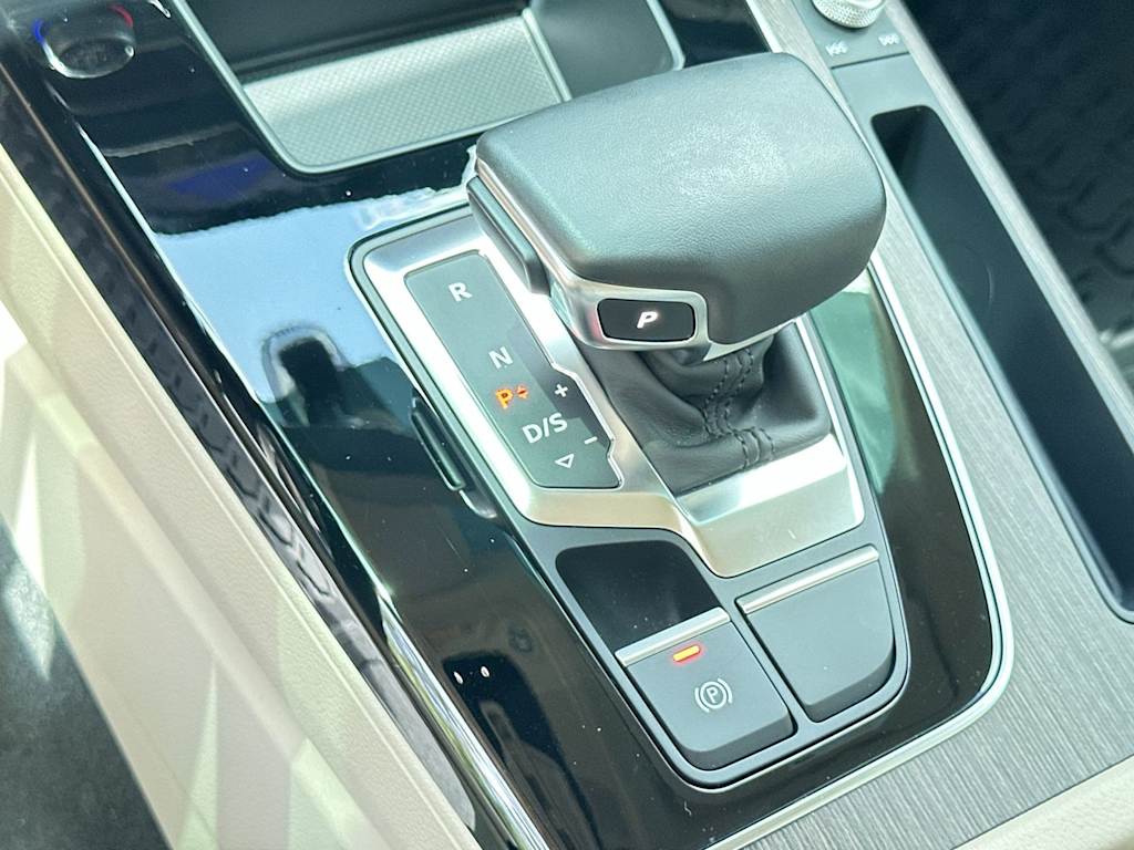 Thumbnail: 2022 Audi Q5 - 13