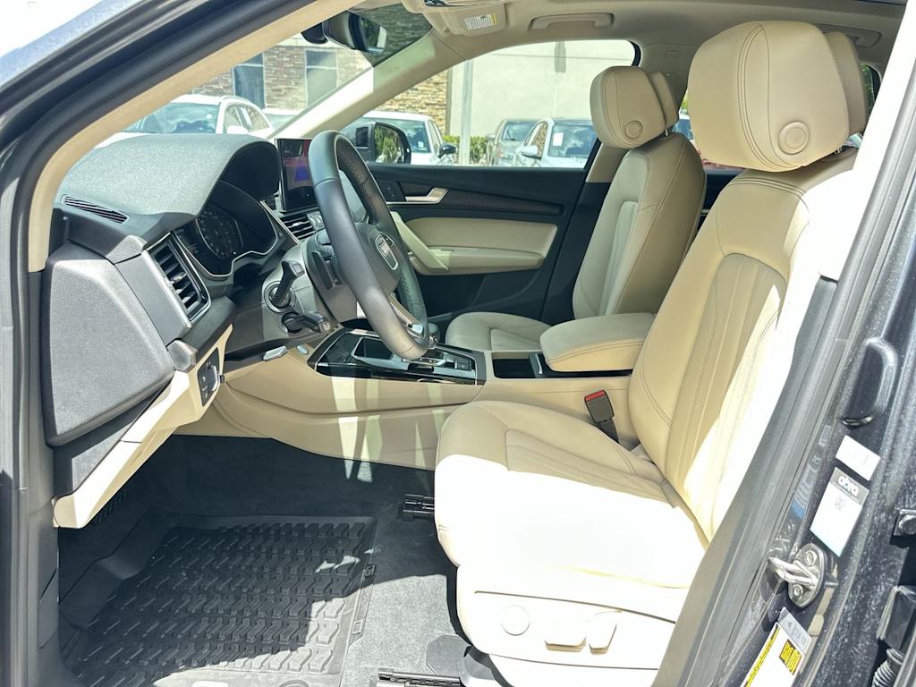 Thumbnail: 2022 Audi Q5 - 10