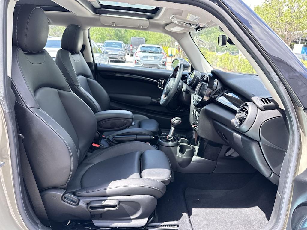Thumbnail: 2019 MINI Cooper - 21