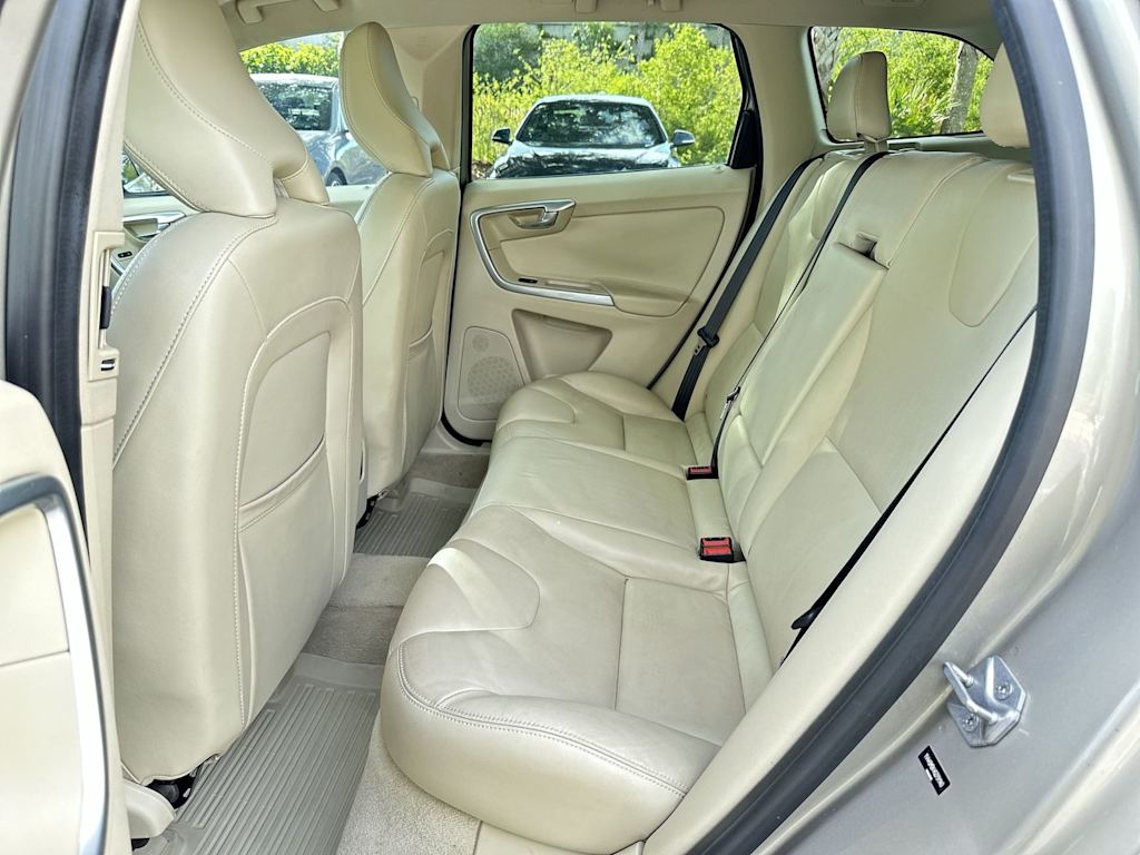 Thumbnail: 2016 Volvo XC60 - 18