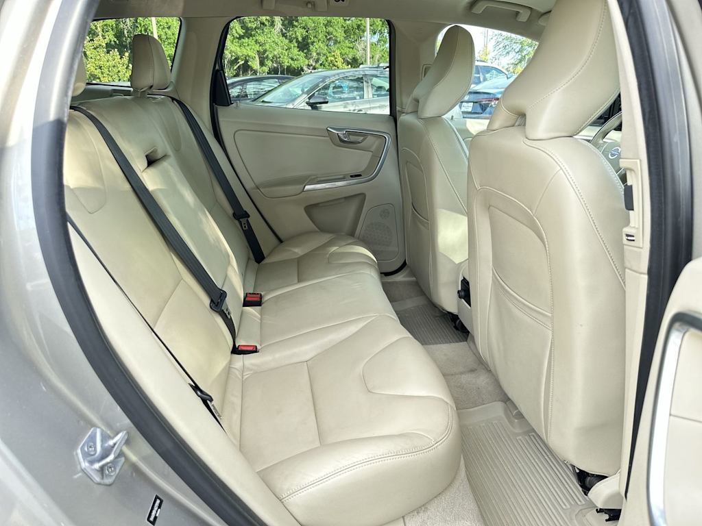 Thumbnail: 2016 Volvo XC60 - 19