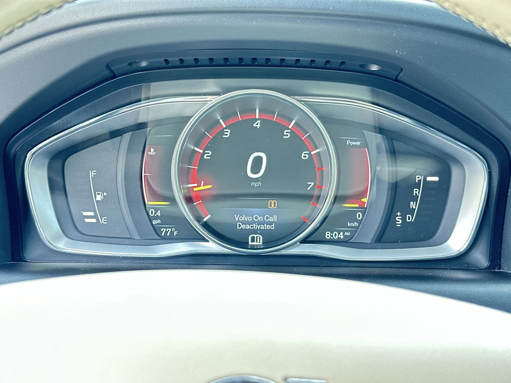 Thumbnail: 2016 Volvo XC60 - 13