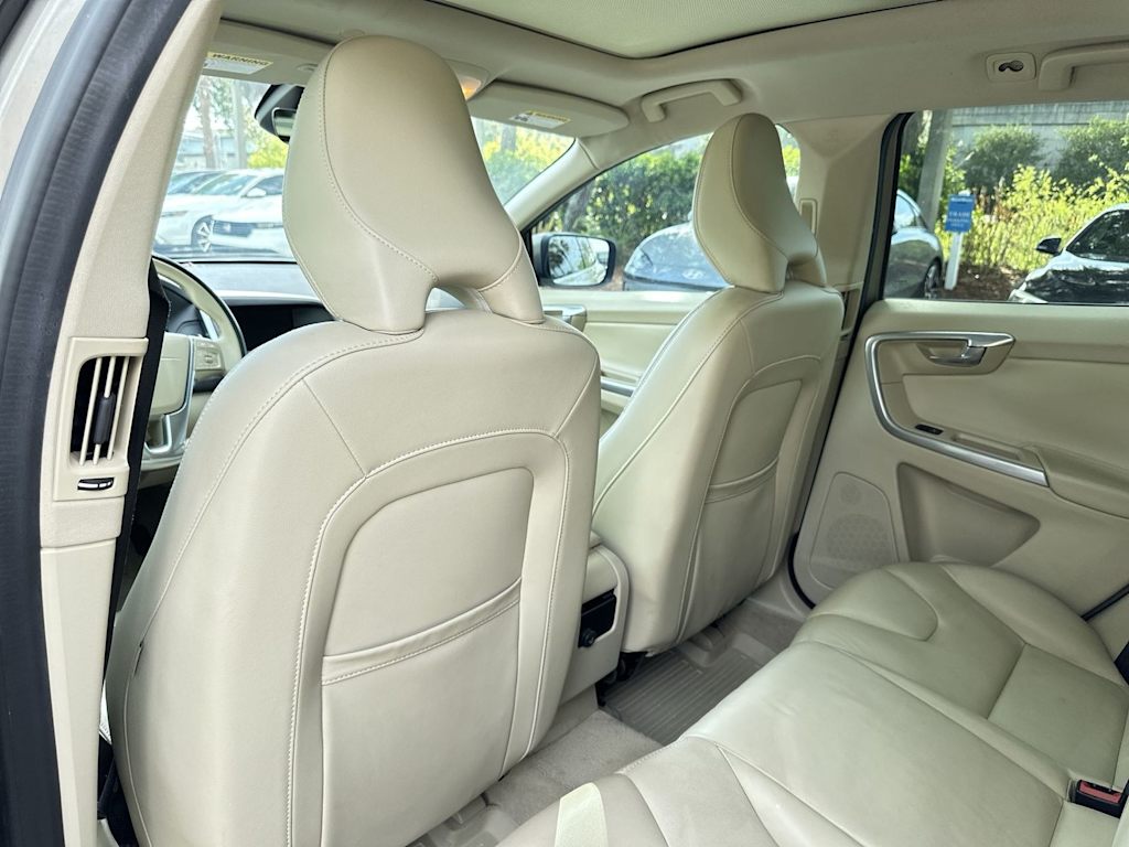 Thumbnail: 2016 Volvo XC60 - 11