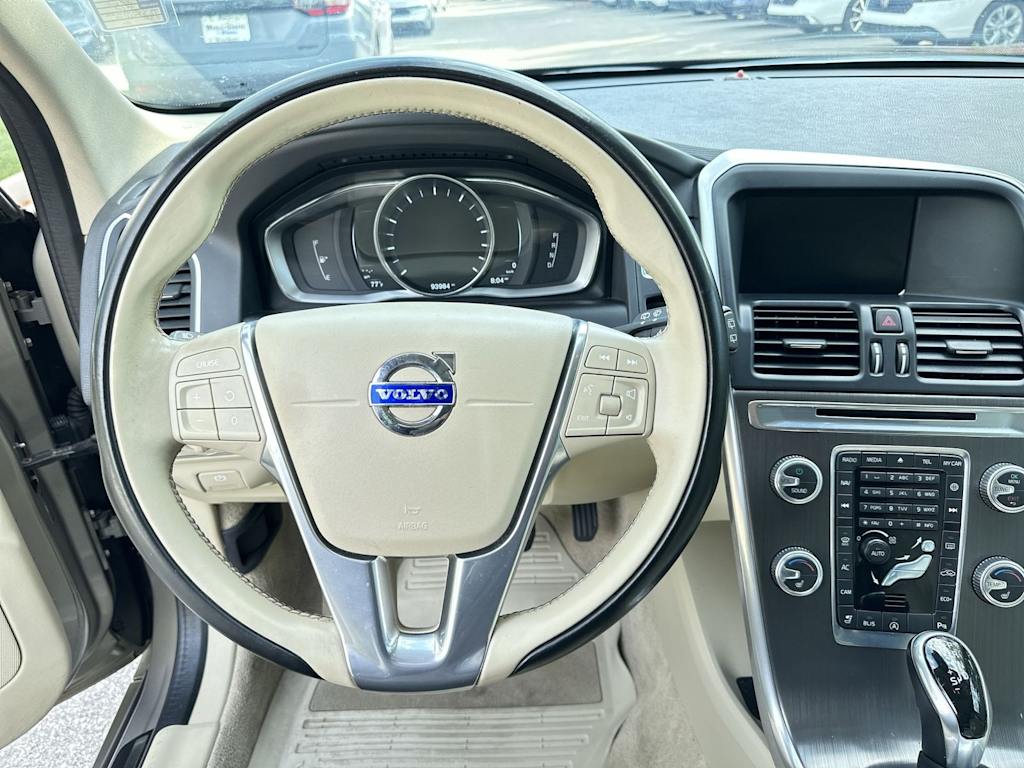 Thumbnail: 2016 Volvo XC60 - 2