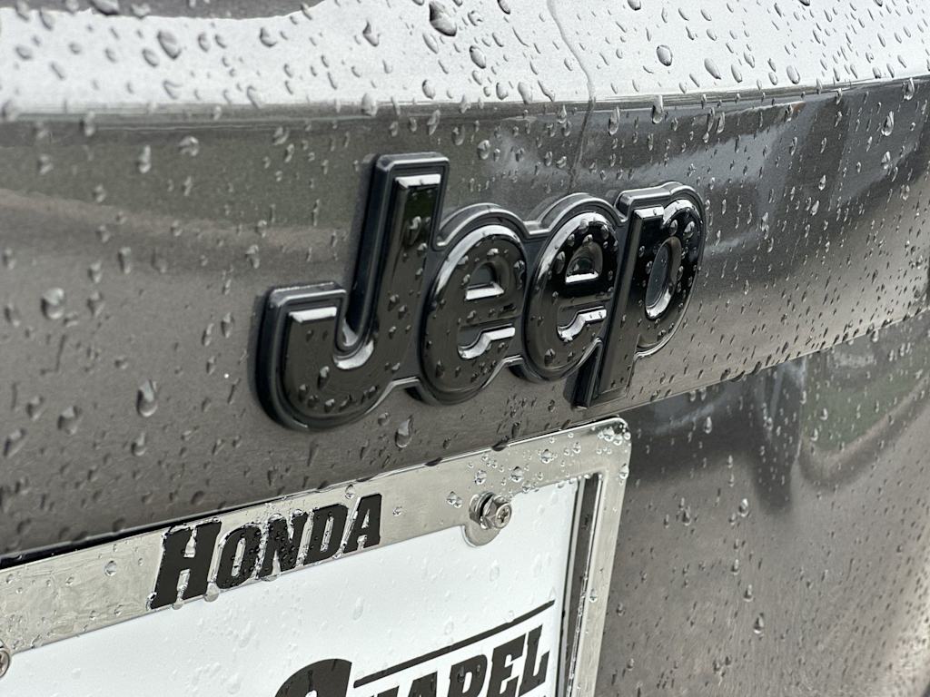 Thumbnail: 2018 Jeep Renegade - 16