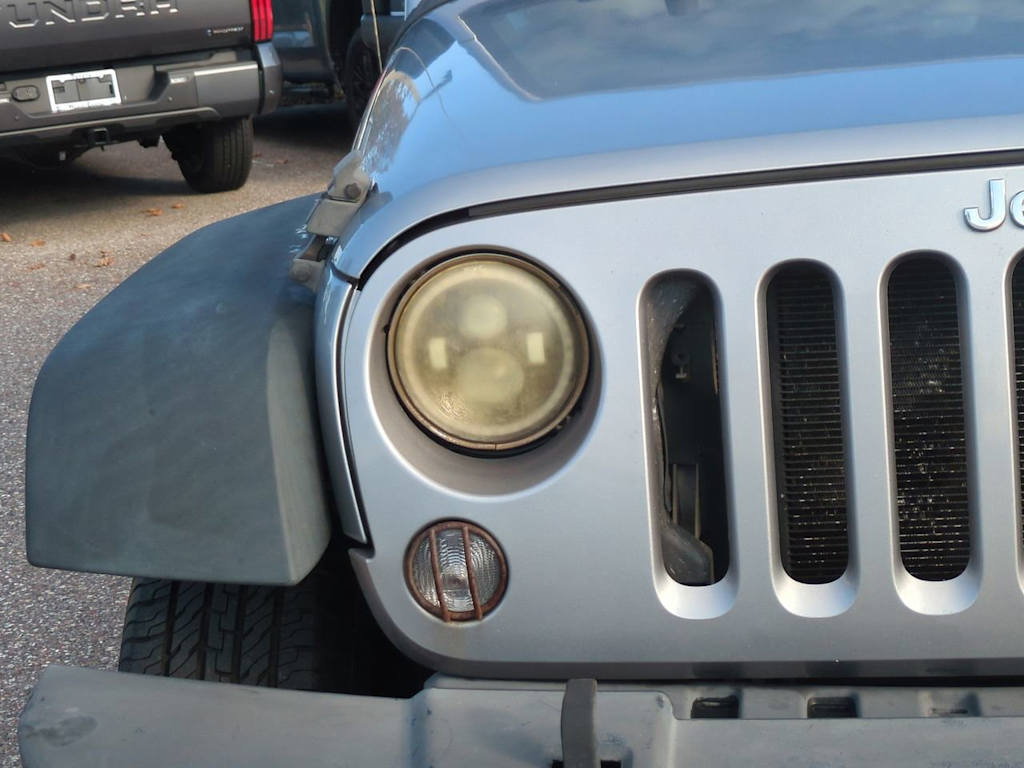 Thumbnail: 2015 Jeep Wrangler - 19