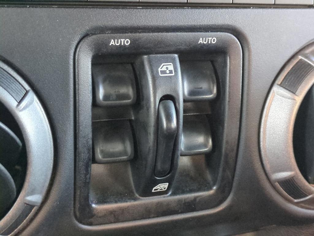 Thumbnail: 2015 Jeep Wrangler - 22