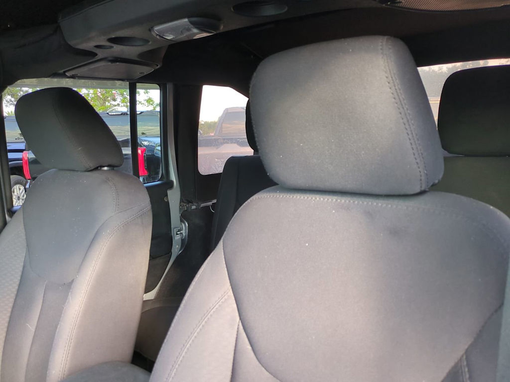 Thumbnail: 2015 Jeep Wrangler - 11