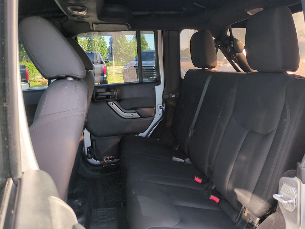 Thumbnail: 2015 Jeep Wrangler - 12