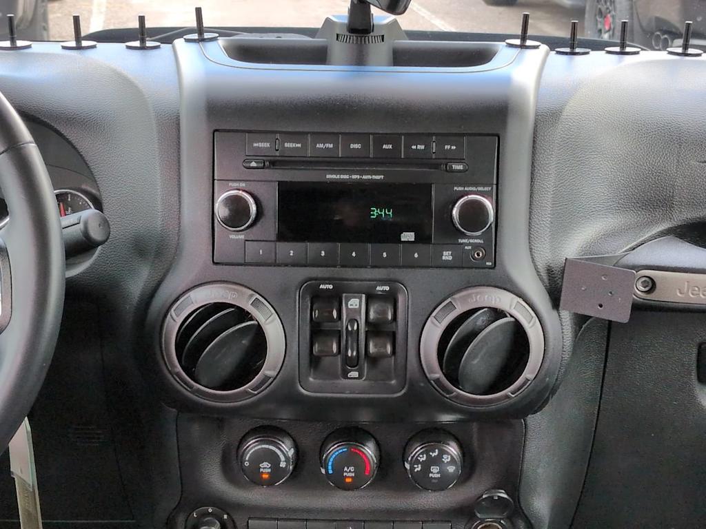 Thumbnail: 2018 Jeep Wrangler - 14