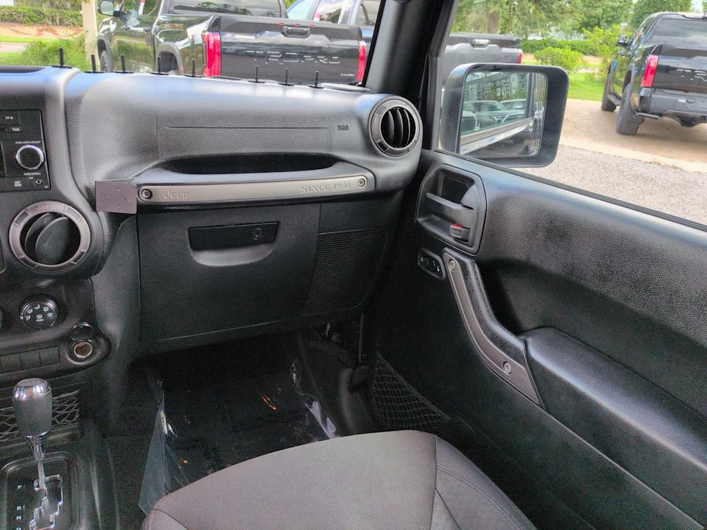 Thumbnail: 2018 Jeep Wrangler - 20