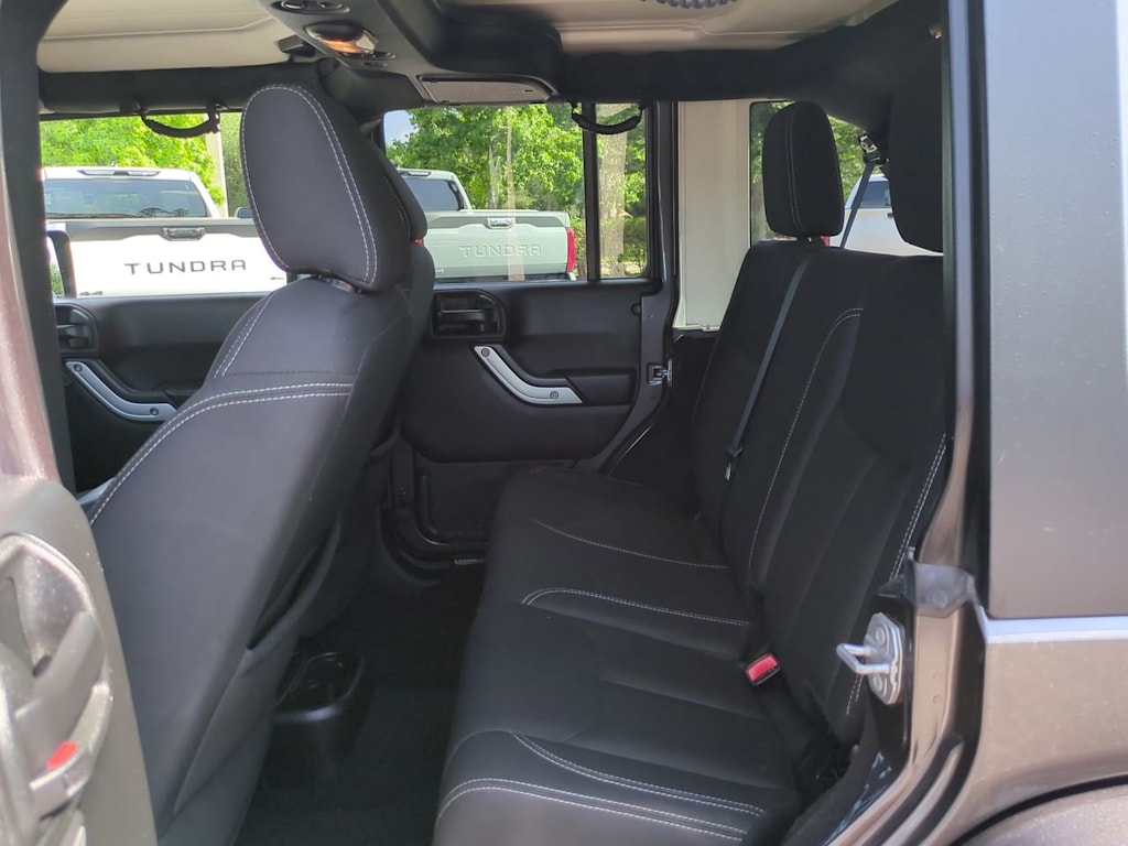 Thumbnail: 2018 Jeep Wrangler - 11