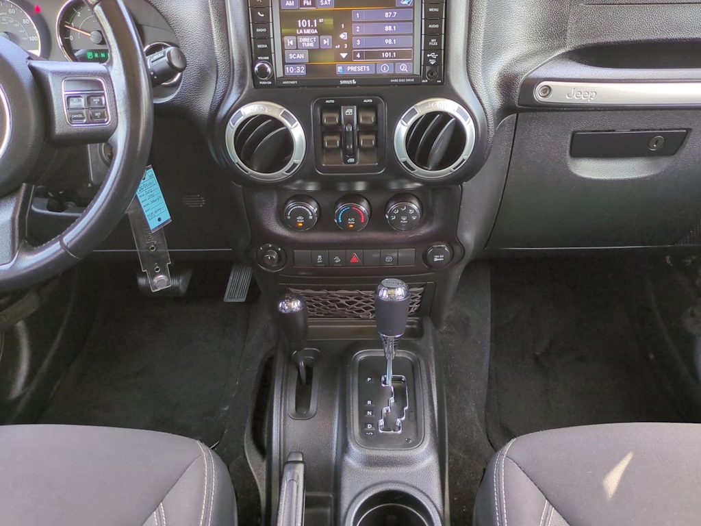 Thumbnail: 2018 Jeep Wrangler - 12