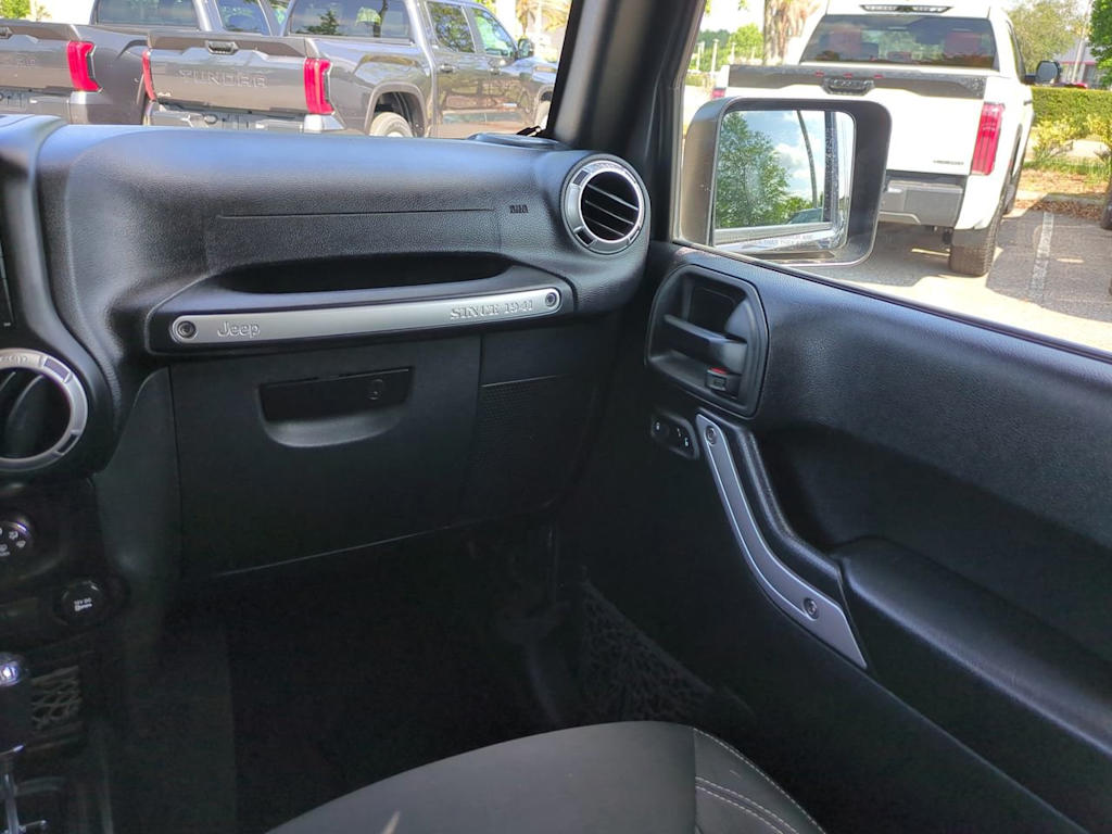 Thumbnail: 2018 Jeep Wrangler - 22