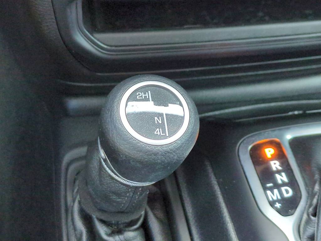 Thumbnail: 2019 Jeep Wrangler - 23