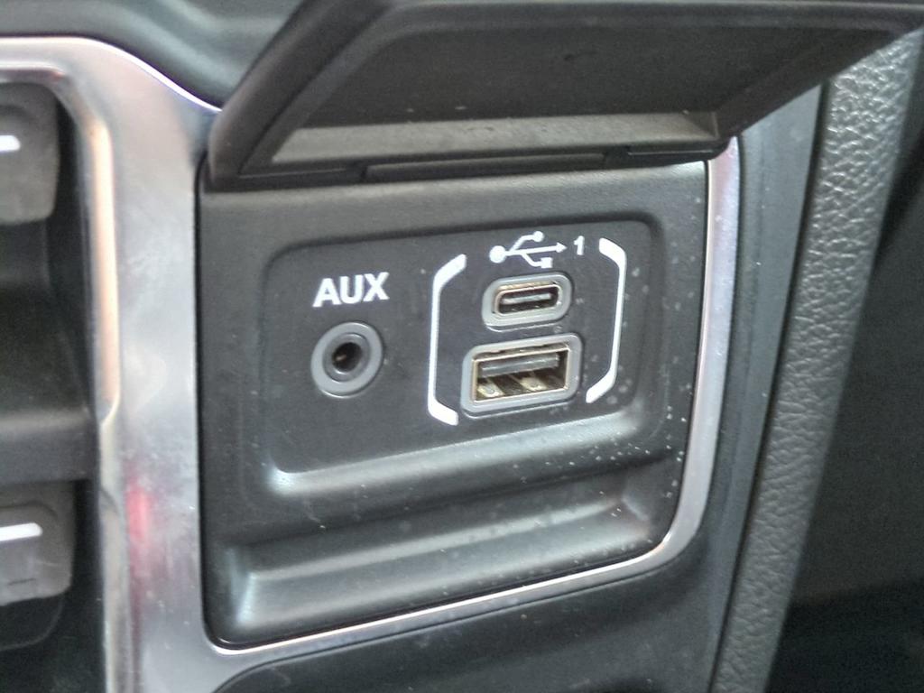 Thumbnail: 2019 Jeep Wrangler - 22