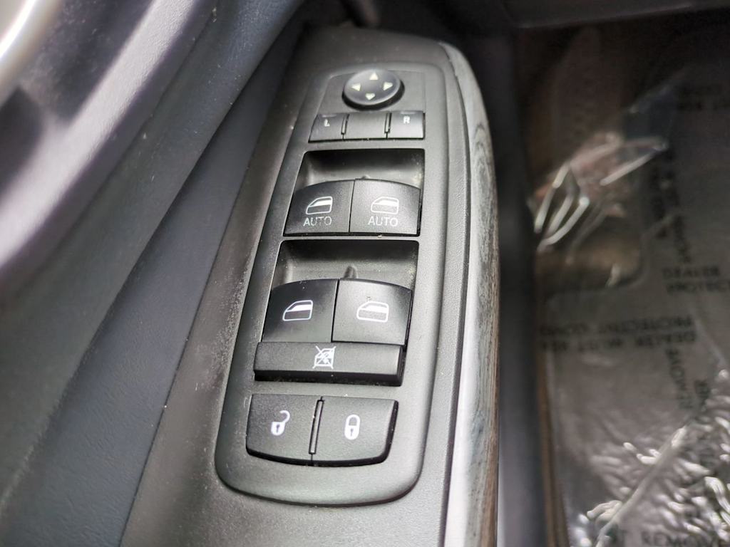 Thumbnail: 2014 Jeep Cherokee - 25