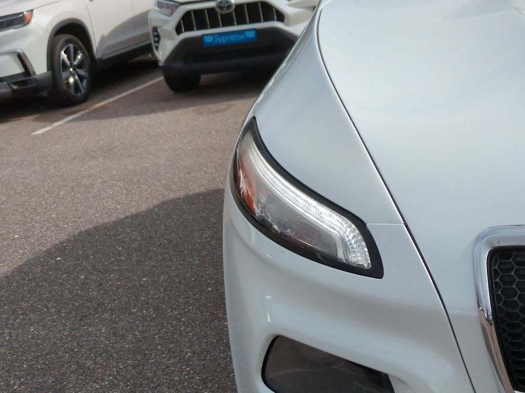 Thumbnail: 2014 Jeep Cherokee - 18