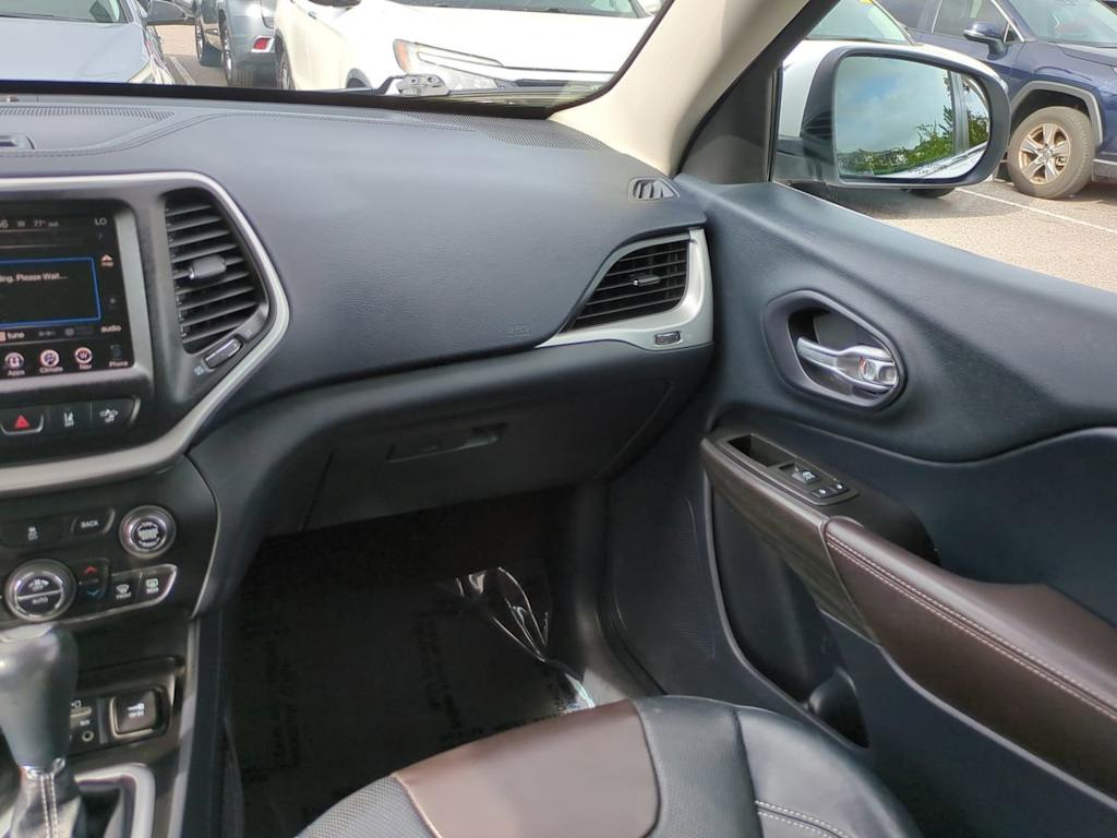 Thumbnail: 2014 Jeep Cherokee - 21