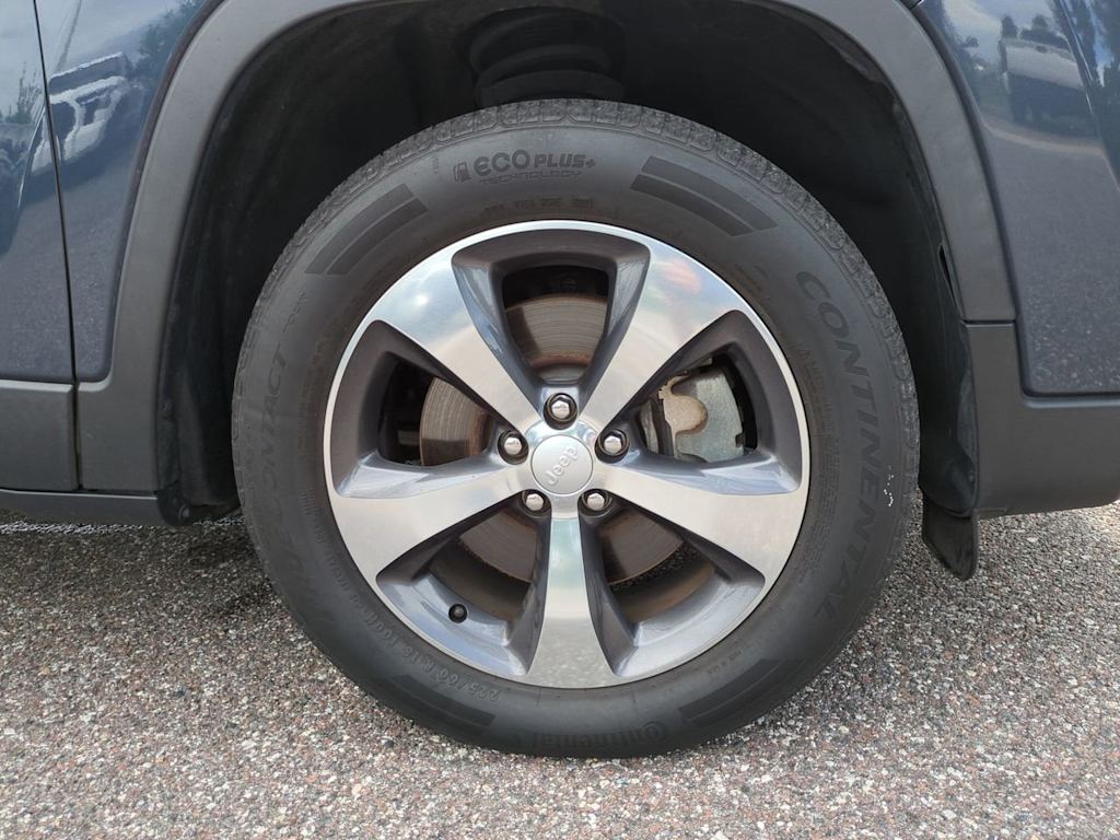 Thumbnail: 2019 Jeep Cherokee - 7