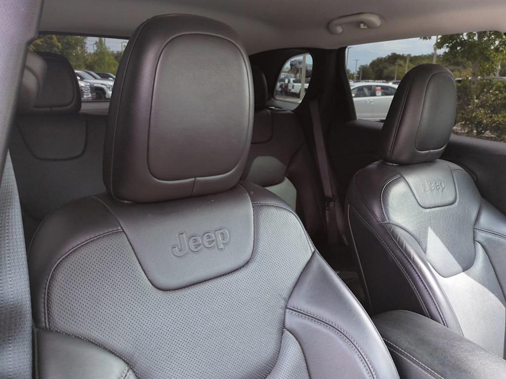 Thumbnail: 2019 Jeep Cherokee - 9