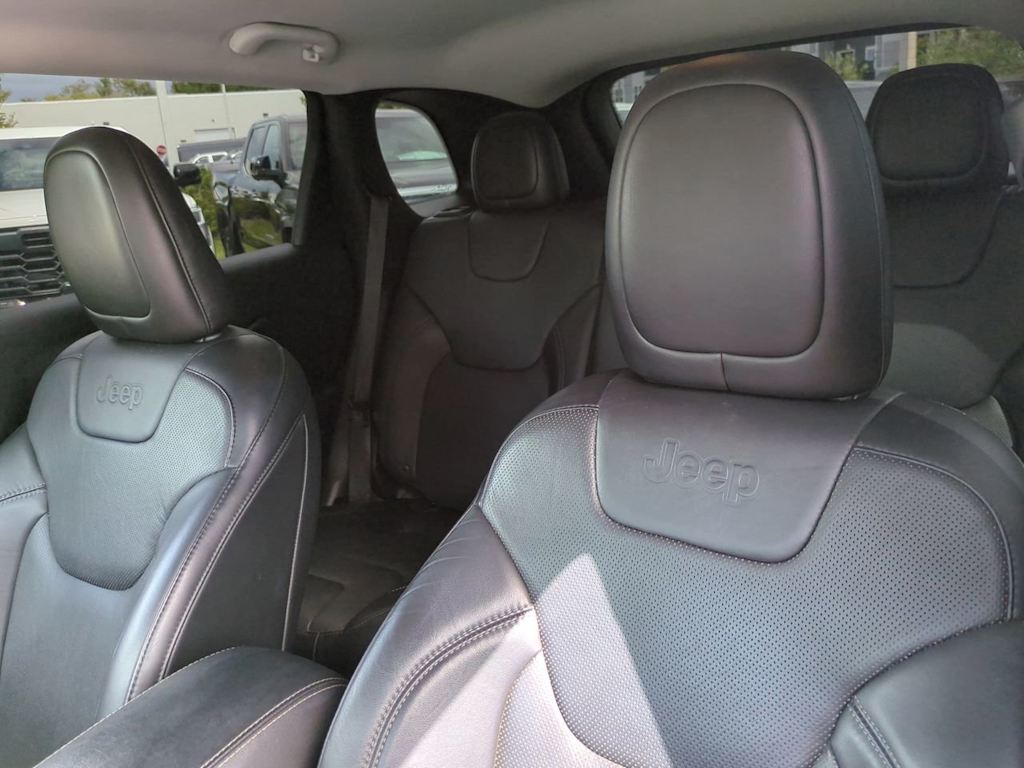 Thumbnail: 2019 Jeep Cherokee - 10