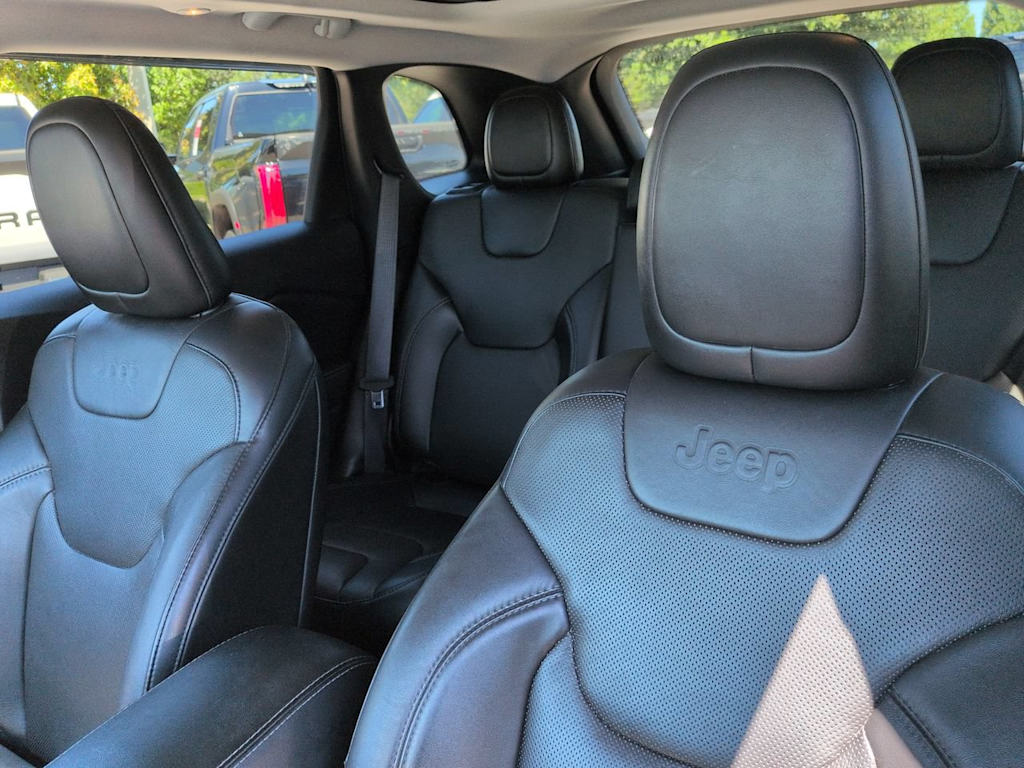 Thumbnail: 2021 Jeep Cherokee - 17