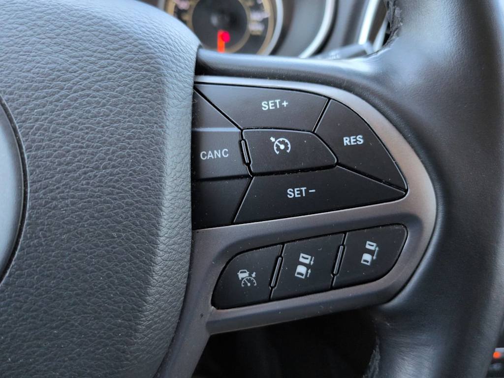 Thumbnail: 2021 Jeep Cherokee - 27