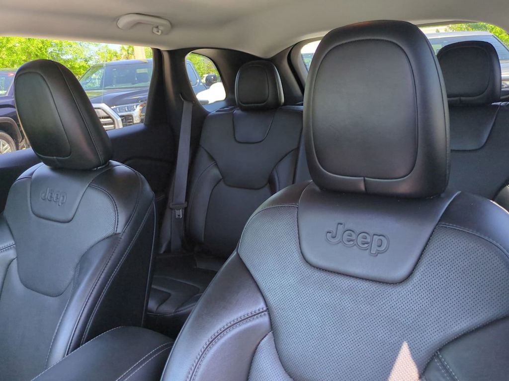 Thumbnail: 2023 Jeep Cherokee - 17