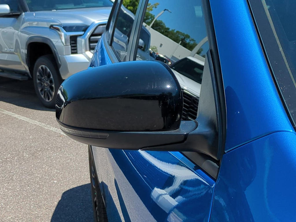 Thumbnail: 2023 Jeep Cherokee - 7