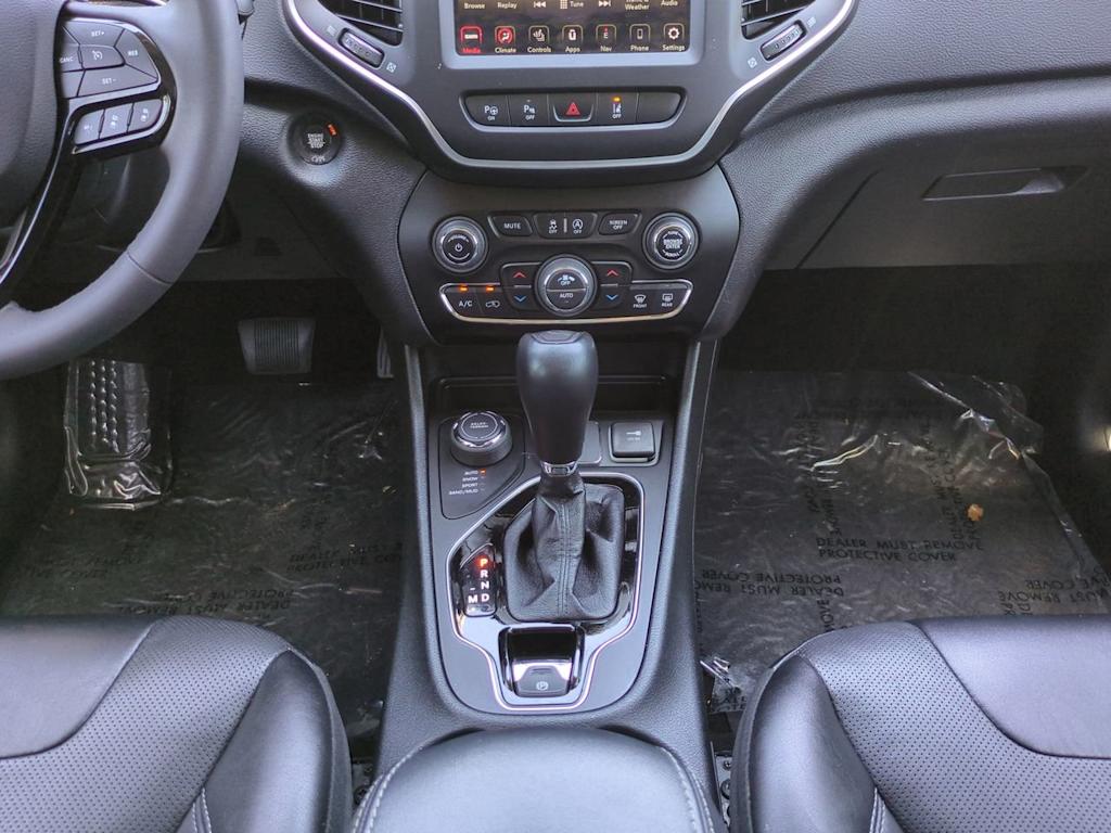 Thumbnail: 2023 Jeep Cherokee - 12