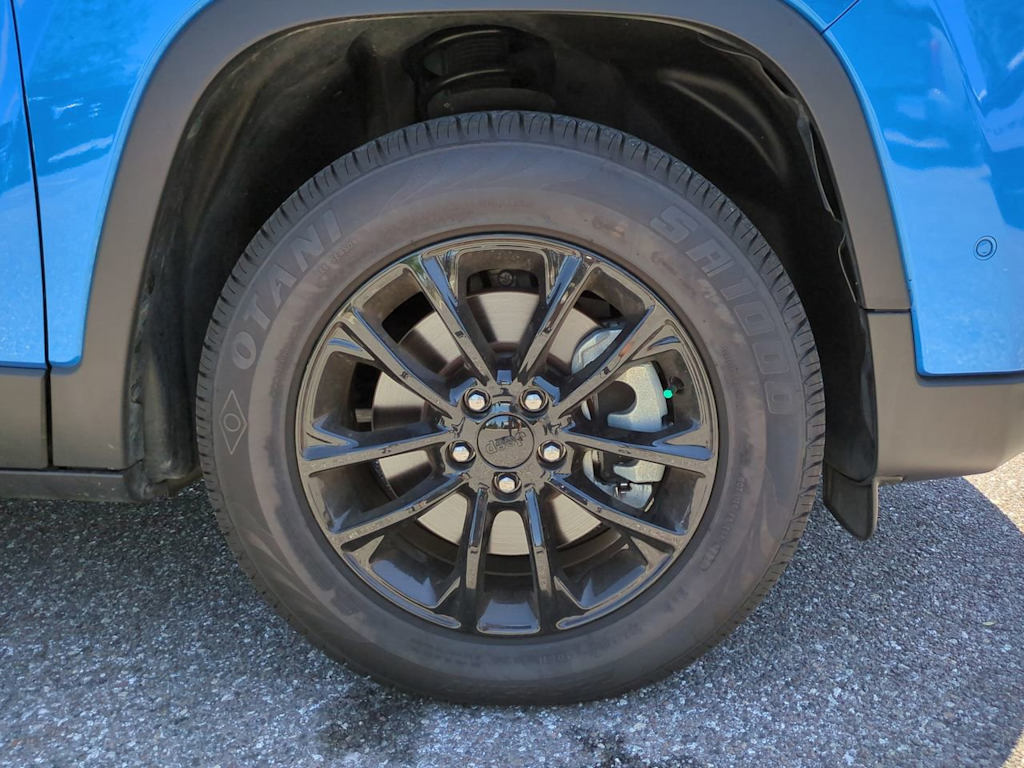 Thumbnail: 2023 Jeep Cherokee - 8