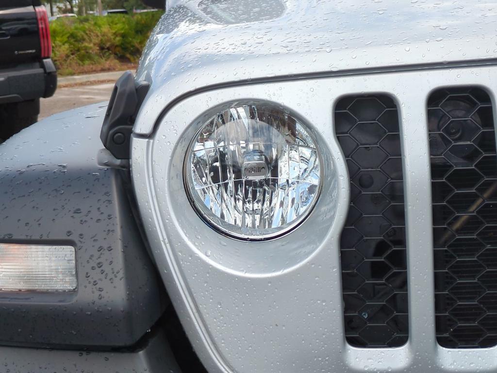 Thumbnail: 2024 Jeep Wrangler - 16
