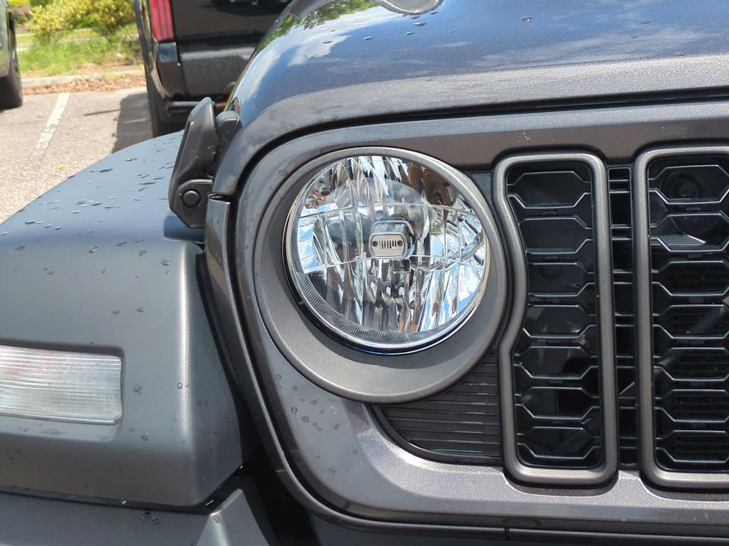 Thumbnail: 2024 Jeep Wrangler - 18