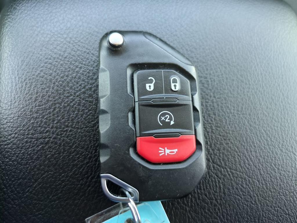 Thumbnail: 2025 Jeep Wrangler - 17