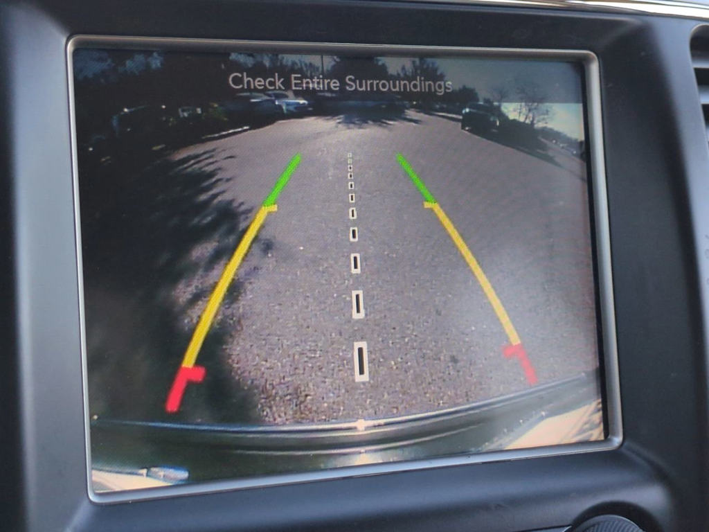 Thumbnail: 2015 Jeep Grand Cherokee - 21