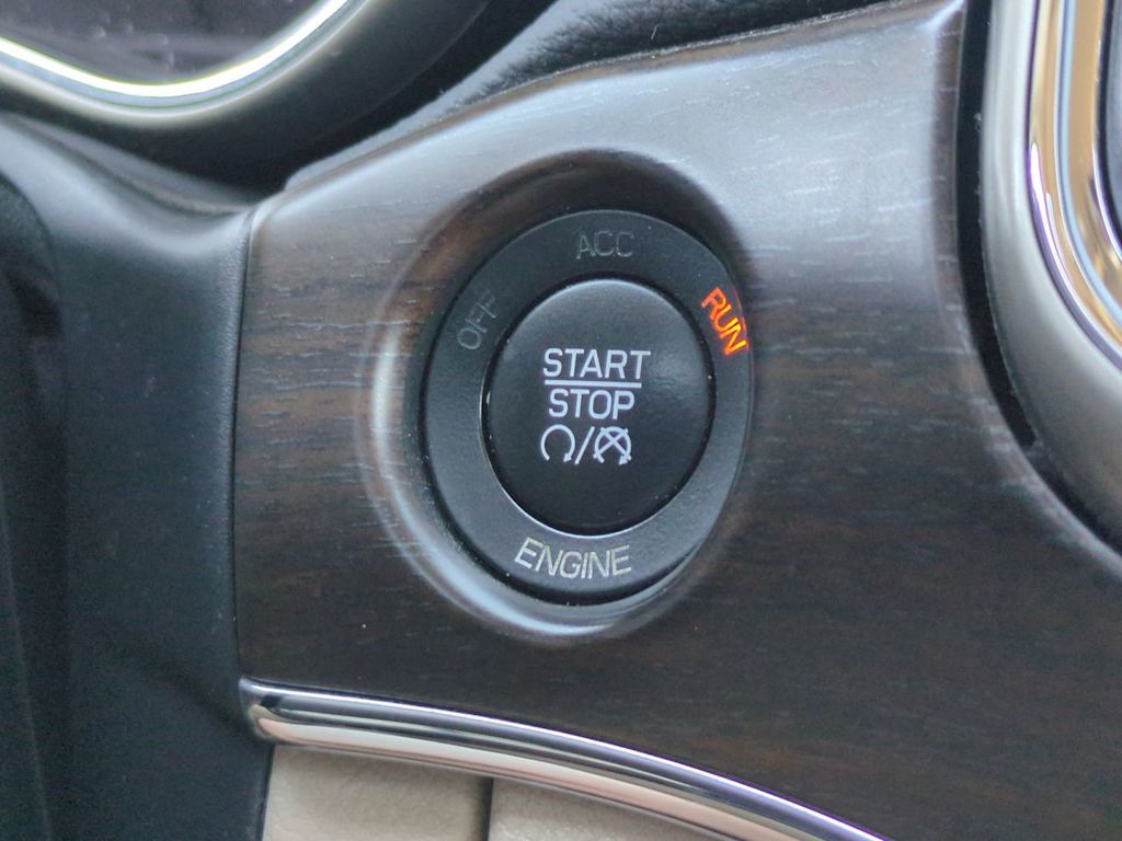 Thumbnail: 2015 Jeep Grand Cherokee - 28