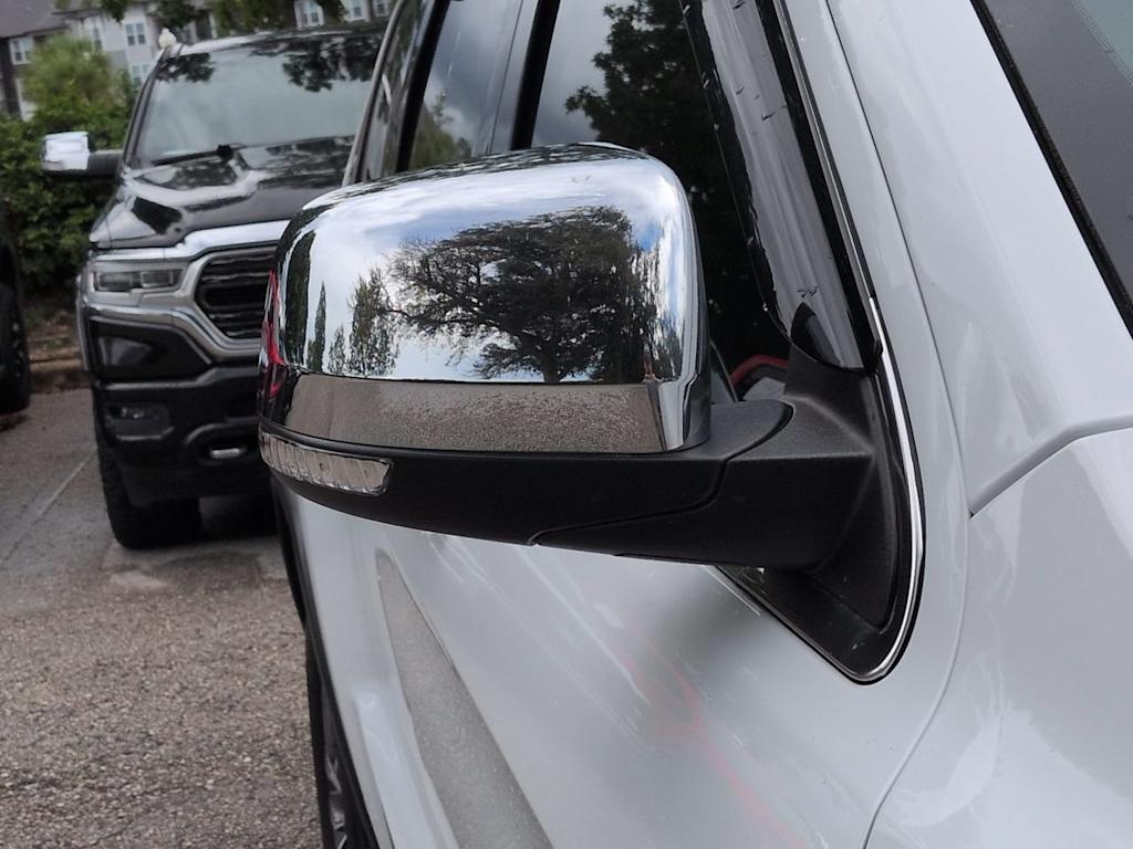 Thumbnail: 2021 Jeep Grand Cherokee - 19