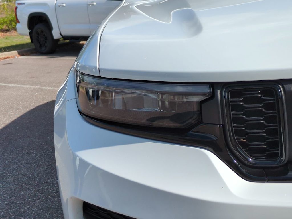 Thumbnail: 2025 Jeep Grand Cherokee - 18