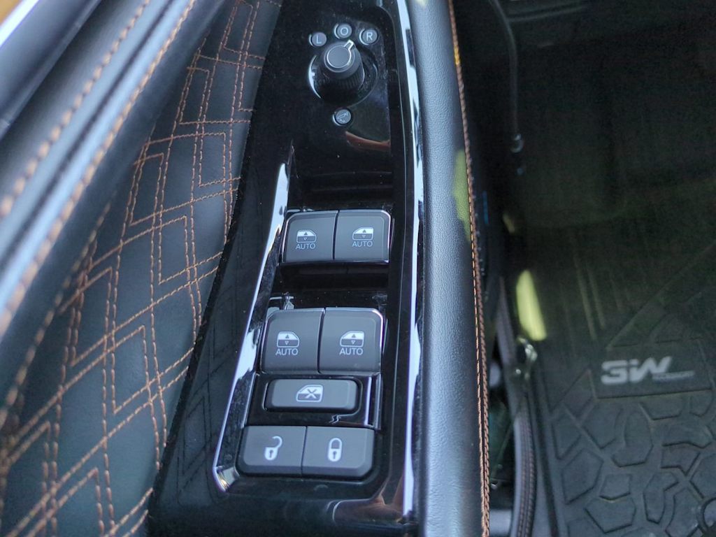 Thumbnail: 2022 Jeep Grand Cherokee - 24