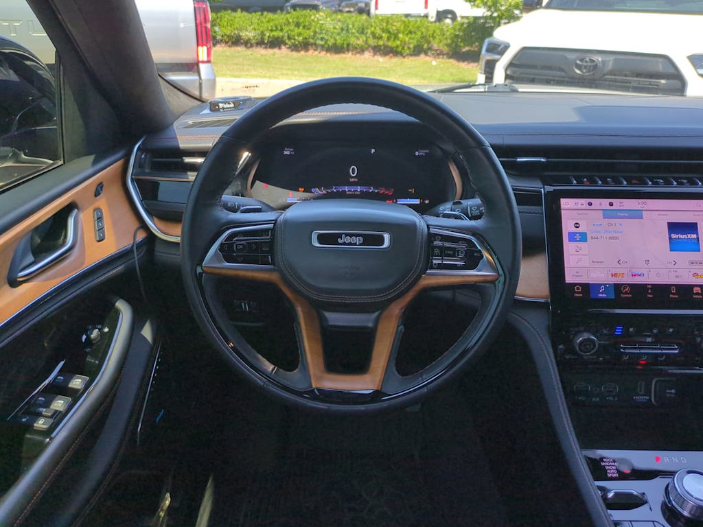 Thumbnail: 2022 Jeep Grand Cherokee - 8