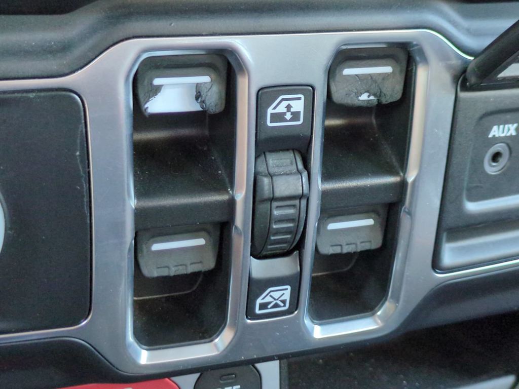 Thumbnail: 2022 Jeep Gladiator - 24